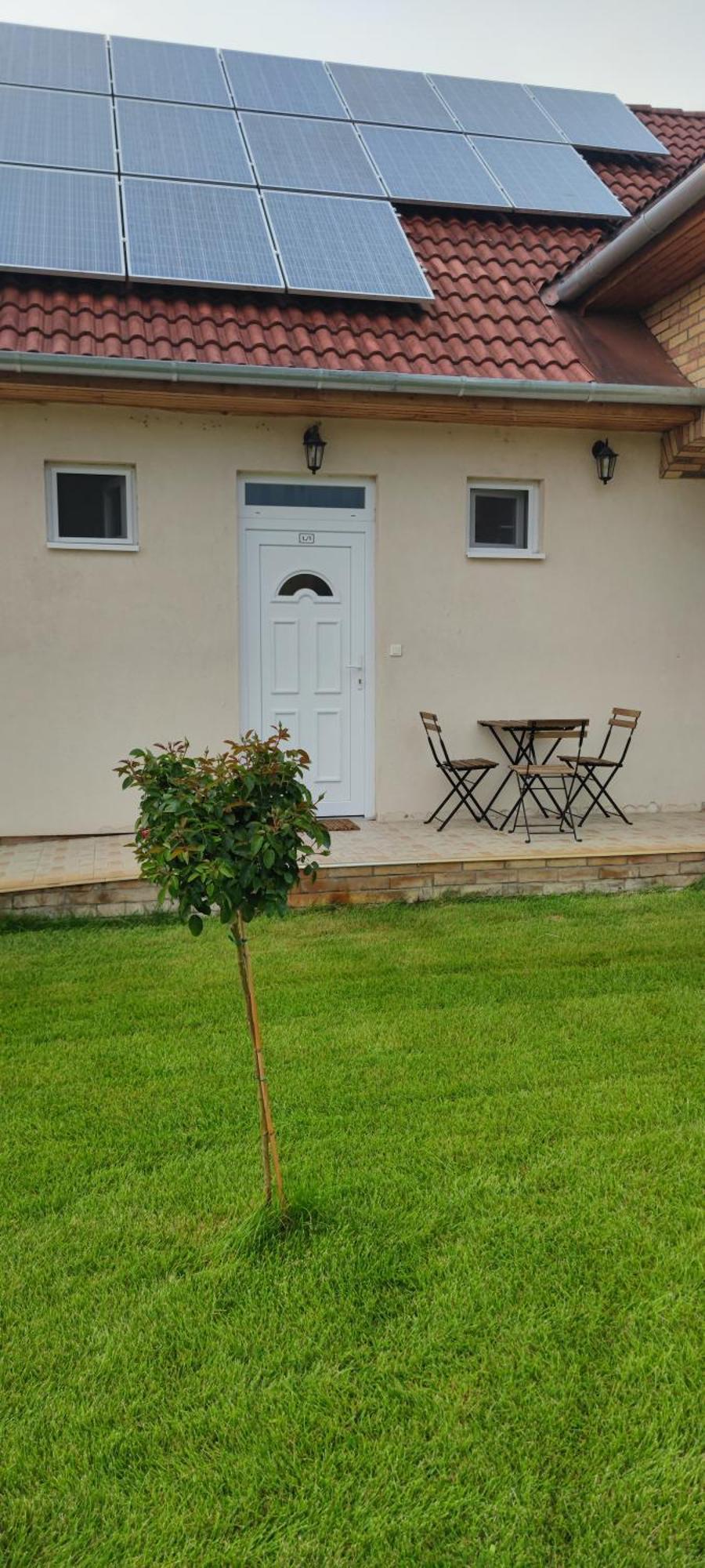 Village Garden Family Guest House Tiszakanyár Zimmer foto